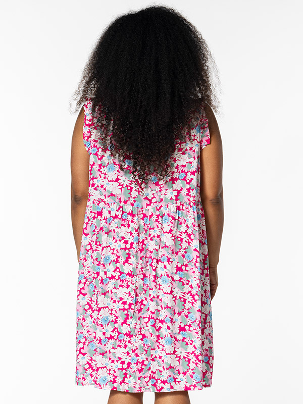 DUSINE - Plus Size Klänning fra Studio