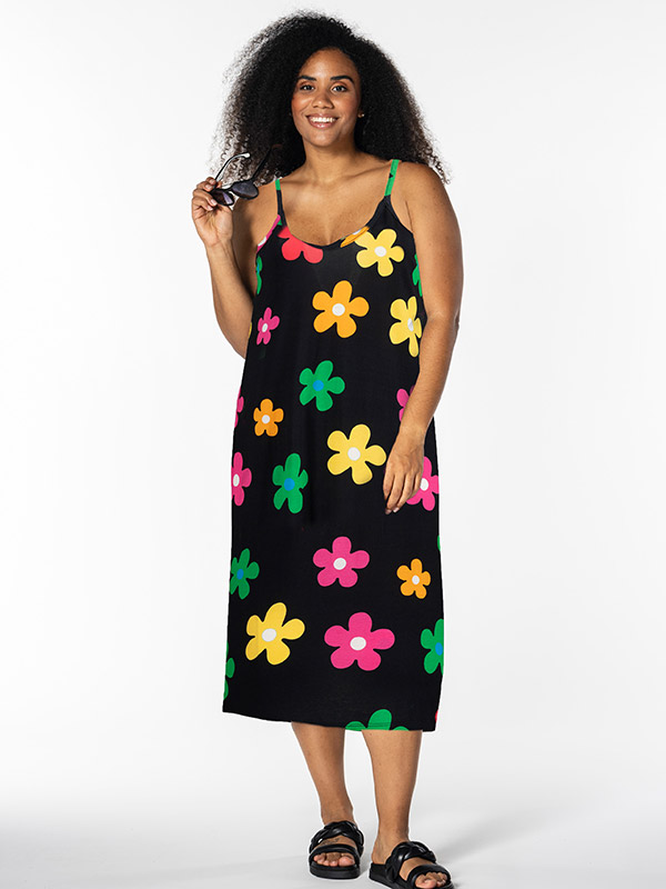 KITTIE - Plus Size Klänning fra Studio