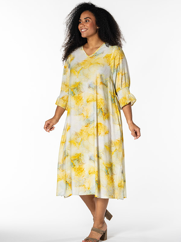 KATTIA - Plus Size Klänning fra Studio