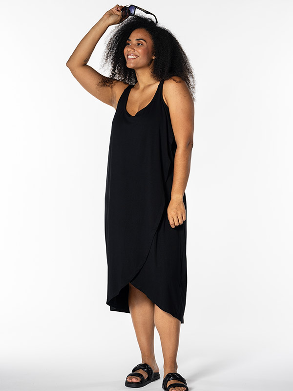 KONNý - Plus Size Klänning fra Studio