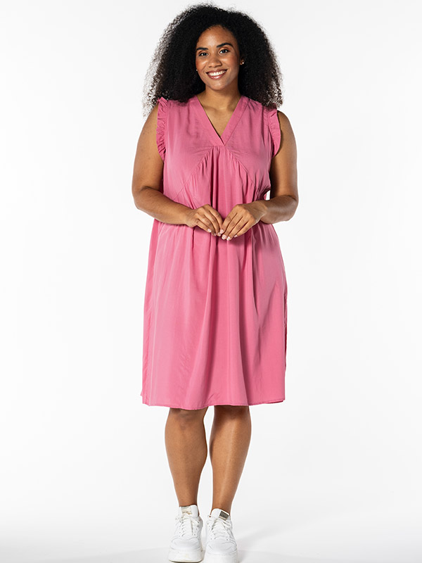DUSINE - Plus Size Klänning fra Studio