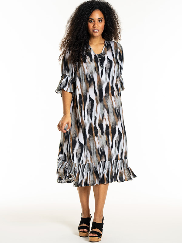 GENA - Plus Size Klänning fra Studio