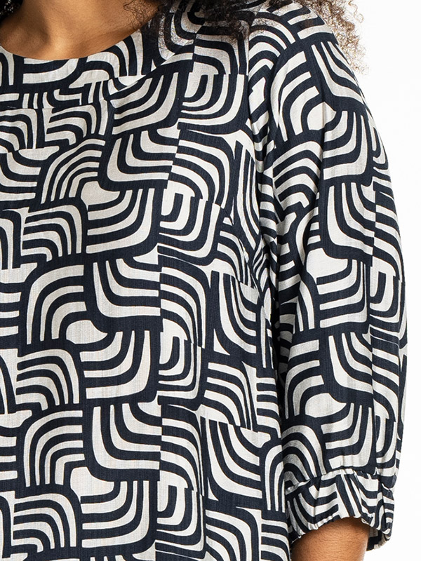 LONETTA - Plus Size Klänning fra Studio