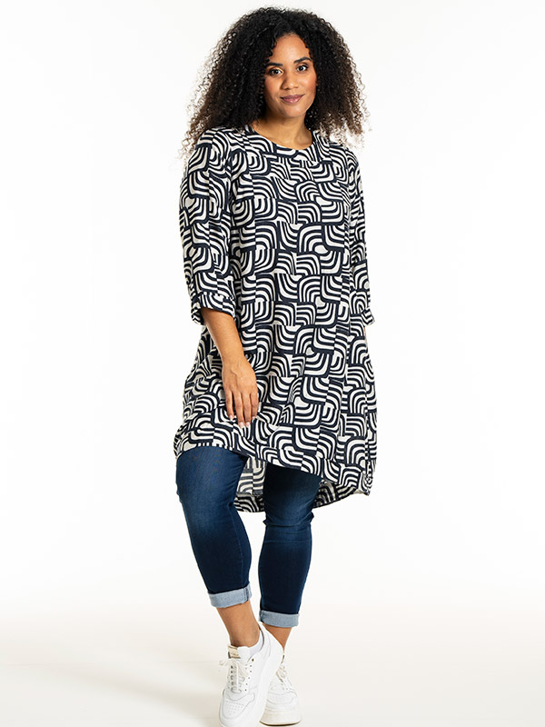 LONETTA - Plus Size Klänning fra Studio