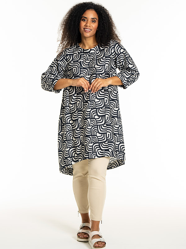 LONETTA - Plus Size Klänning fra Studio