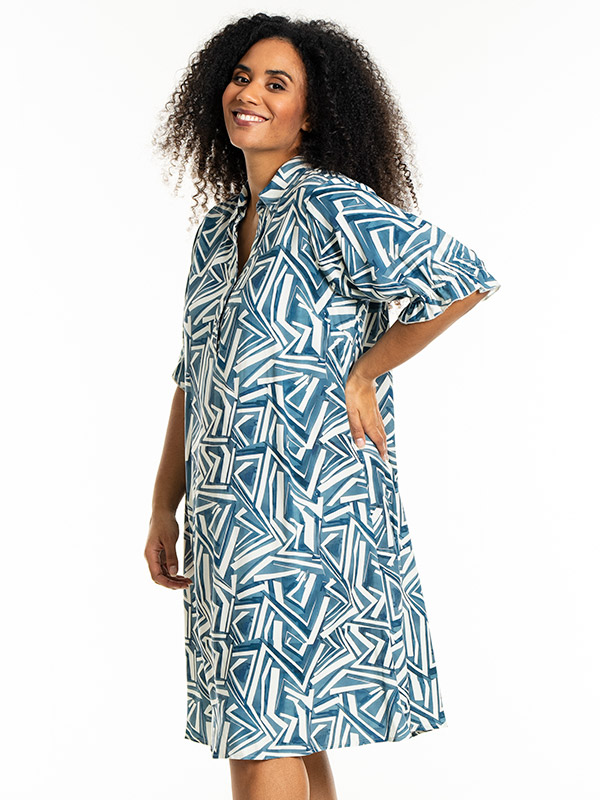 GUNDA - Plus Size Klänning fra Studio