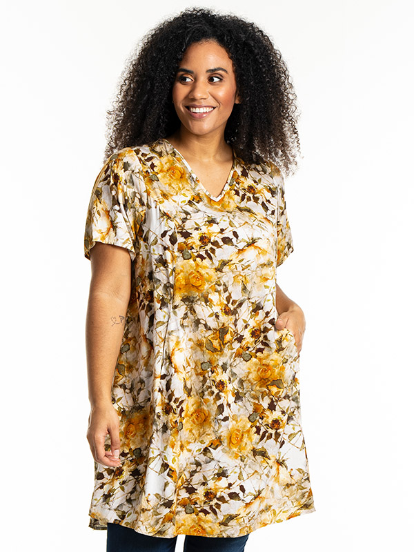 BIRGITTE - Plus Size Klänning fra Studio