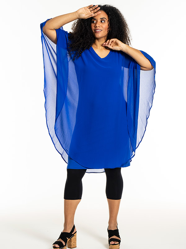 LEONORA - Plus Size Klänning fra Studio