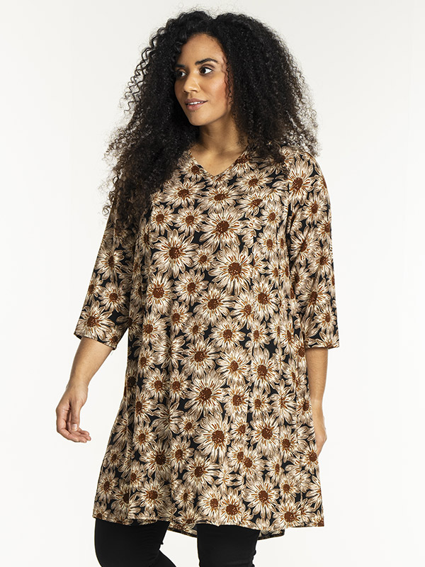 BIRGITTE - Plus Size Klänning fra Studio