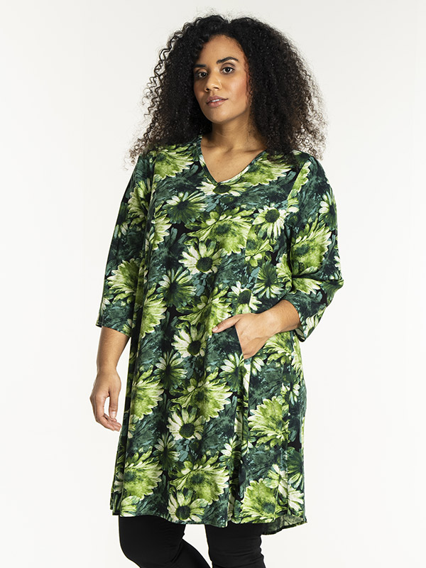 BIRGITTE - Plus Size Klänning fra Studio