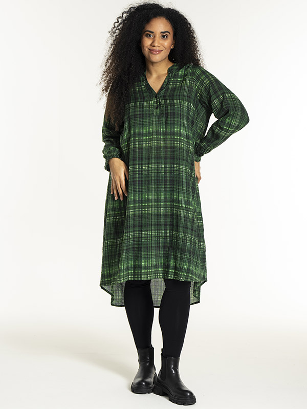 NOELIA - Plus Size Klänning fra Studio