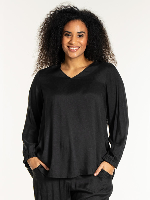 NALANI - Plus Size Blus fra Studio