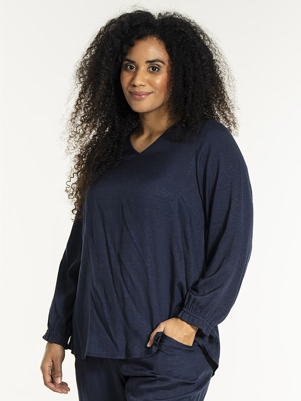 NALANI - Plus Size Blus fra Studio