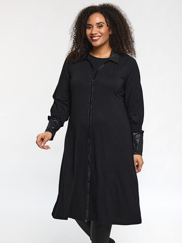 SALBERTE - Plus Size Klänning fra Studio