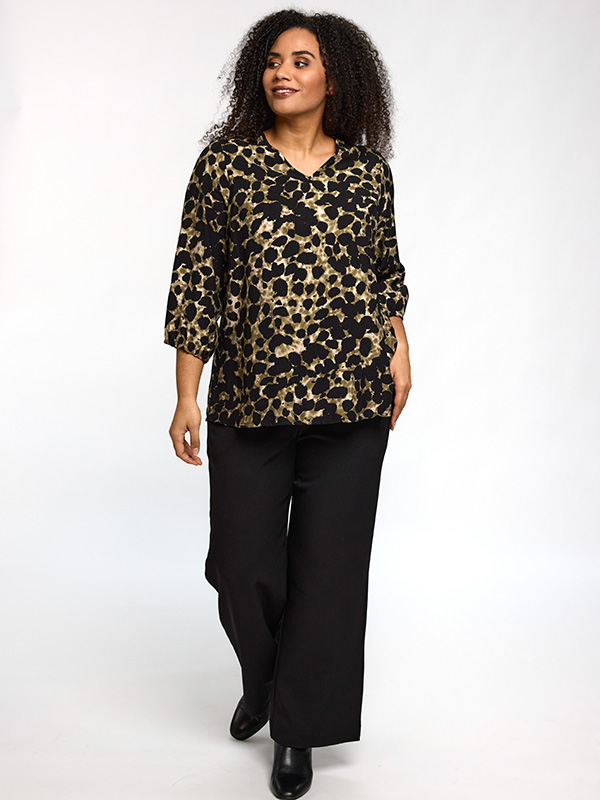 SEMMY - Plus Size Blus fra Studio
