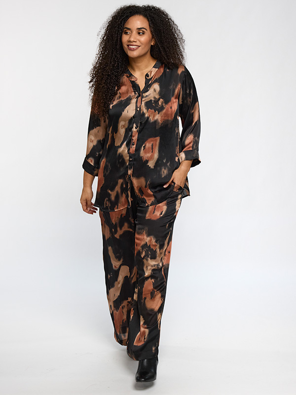 SCHARLOTTE - Plus Size Skjorta fra Studio