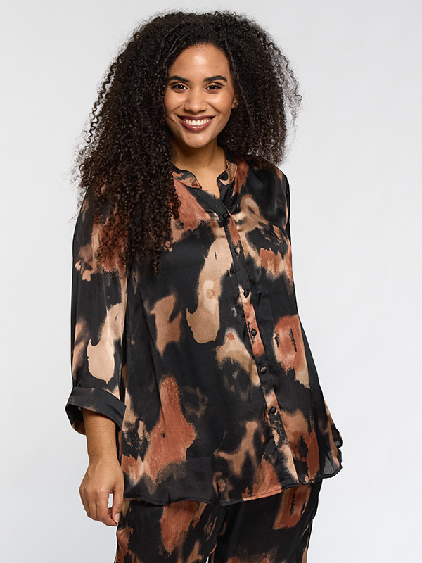 SCHARLOTTE - Plus Size Skjorta fra Studio