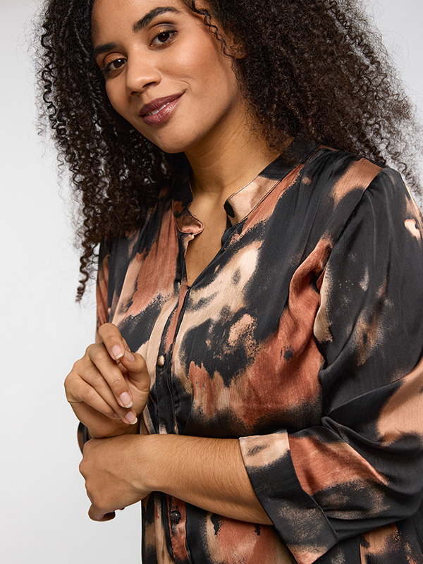 SCHARLOTTE - Plus Size Skjorta fra Studio