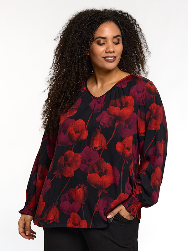 SINGRED - Plus Size Blus fra Studio