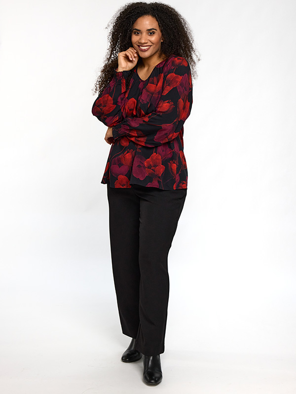 SINGRED - Plus Size Blus fra Studio