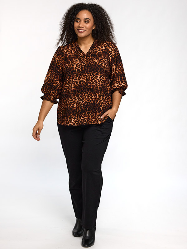SFEODORA - Plus Size Blus fra Studio