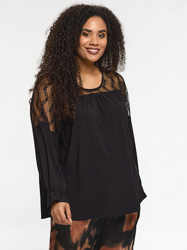 SMILLE - Plus Size Blus fra Studio