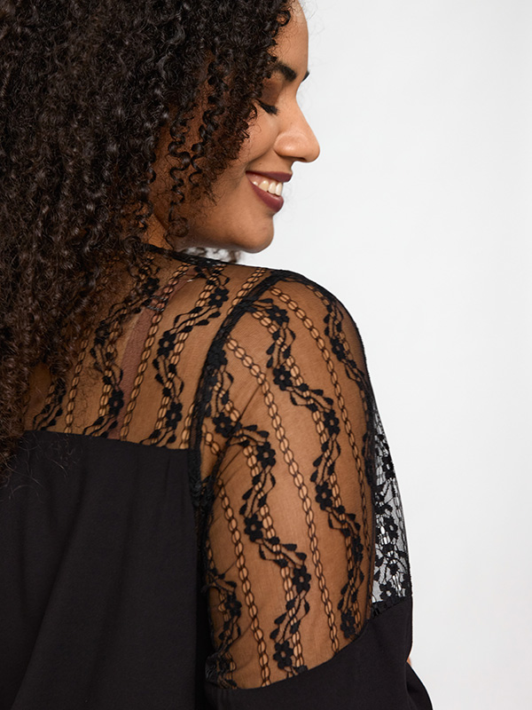 SMILLE - Plus Size Blus fra Studio