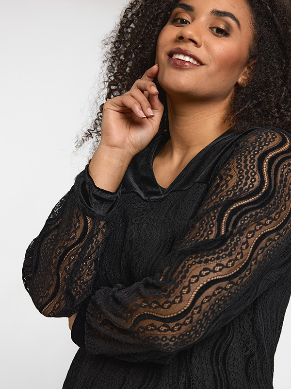 SMETTE - Plus Size Klänning fra Studio
