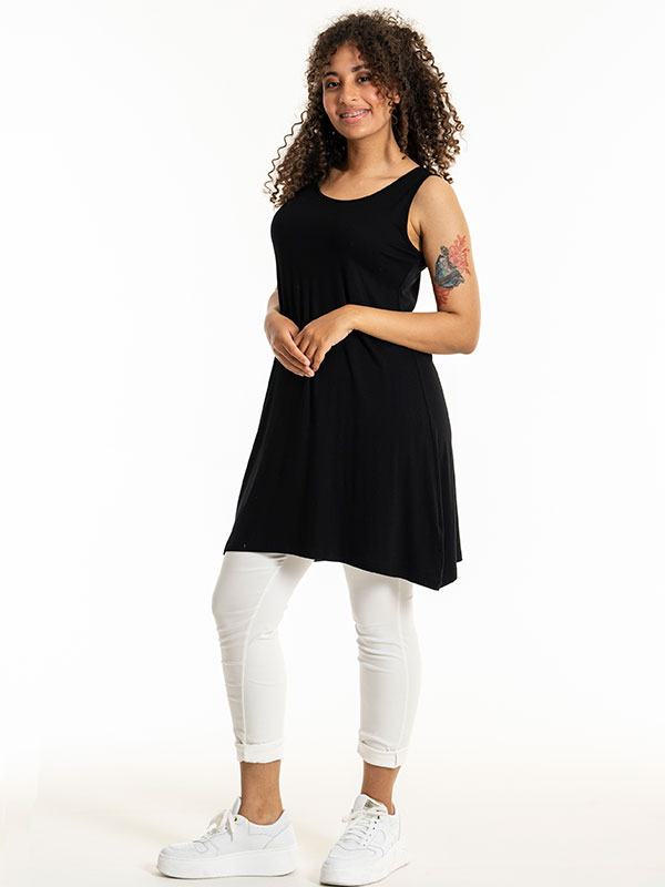 AMSTERDAM - Plus Size Klänning fra Sandgaard