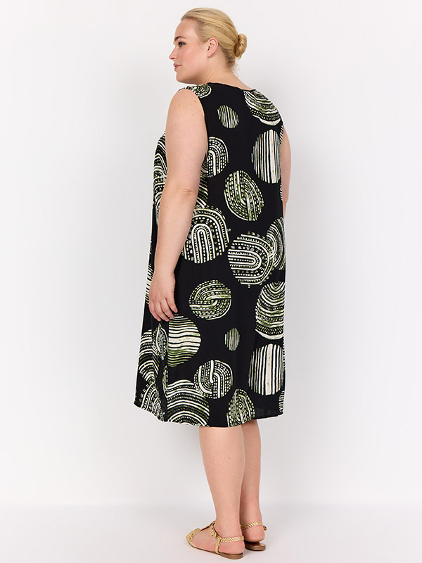 WA-MEDINE - Plus Size Klänning fra Wasabi Concept
