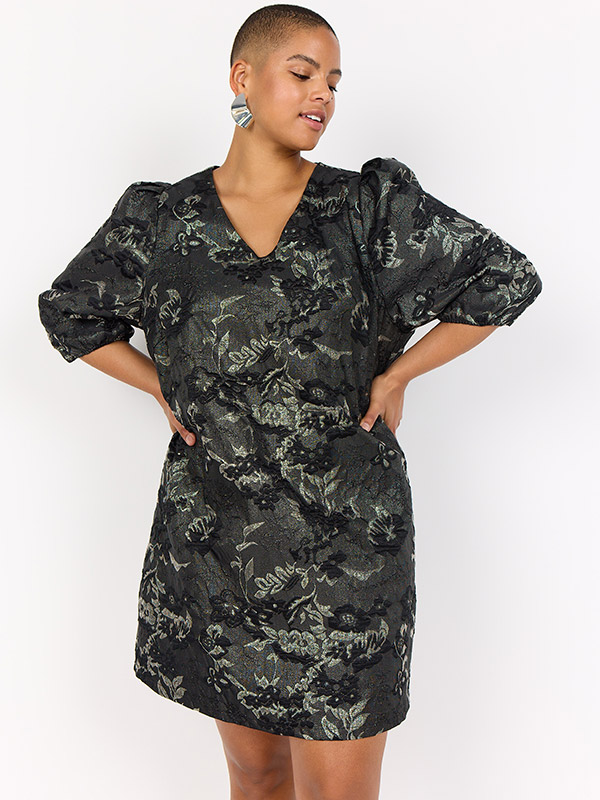 WA-SEVIL - Plus Size Klänning fra Wasabi Concept