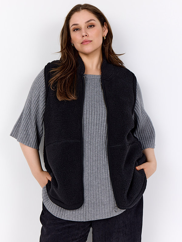 WA-NETTIE - Plus Size Väst fra Wasabi Concept