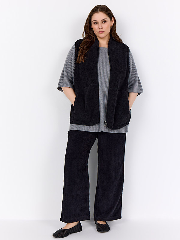 WA-NETTIE - Plus Size Väst fra Wasabi Concept
