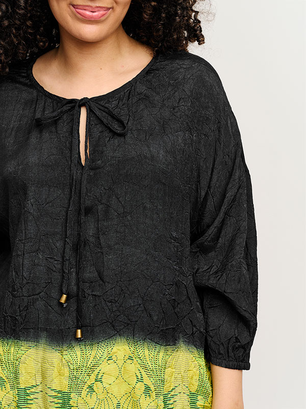 Blus fra Adia