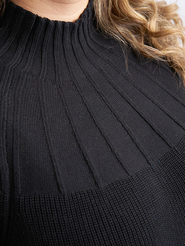 MAURA - Plus Size Tröja fra Adia