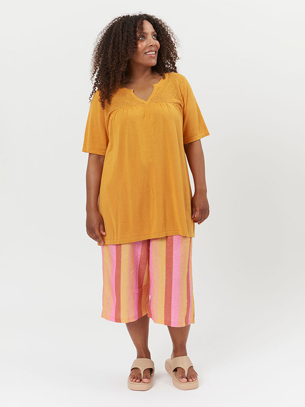 BRYNDIS  - Plus Size Blus fra Adia