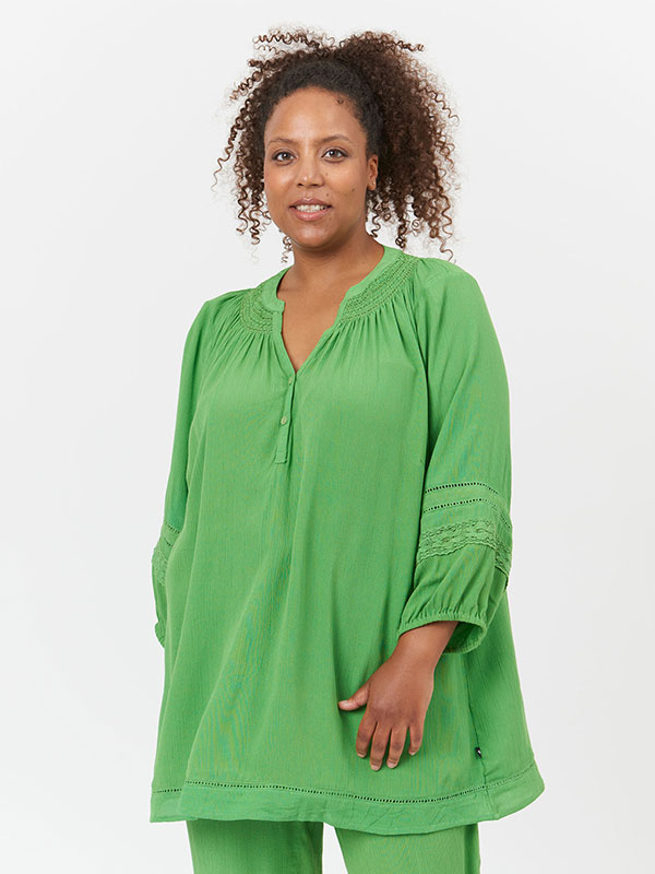 Blus fra Adia