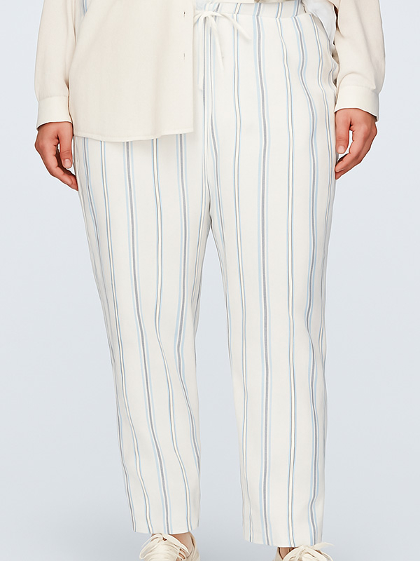 CARSIESTA - Plus Size Byxor fra Only Carmakoma