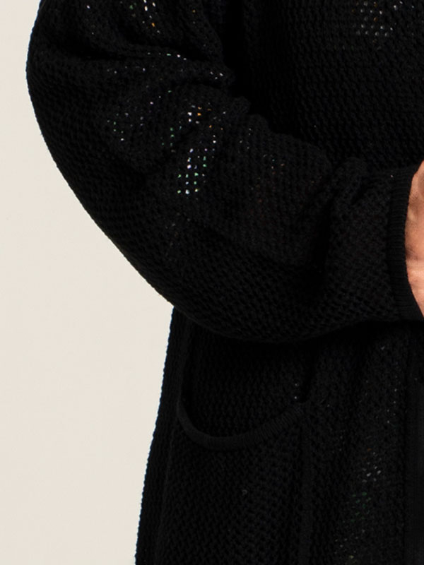 CASSANDRA - Lång svart stickad cardigan fra Gozzip