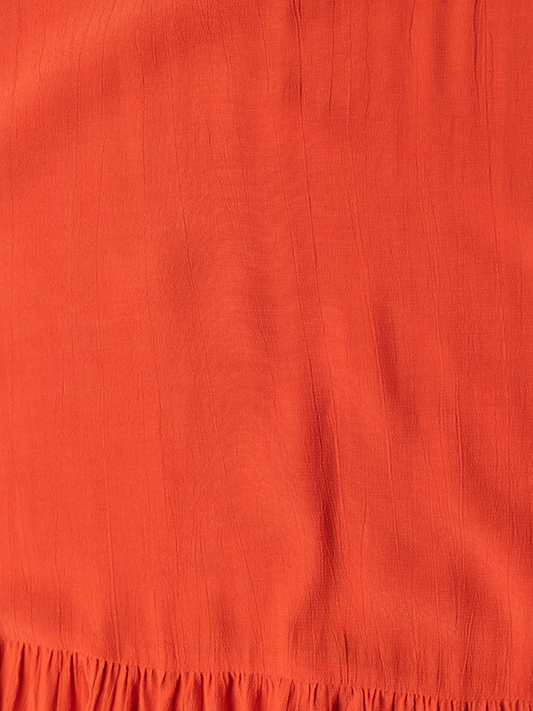 SUSSIE - Lång korallfärgad klänning i viskos fra Gozzip