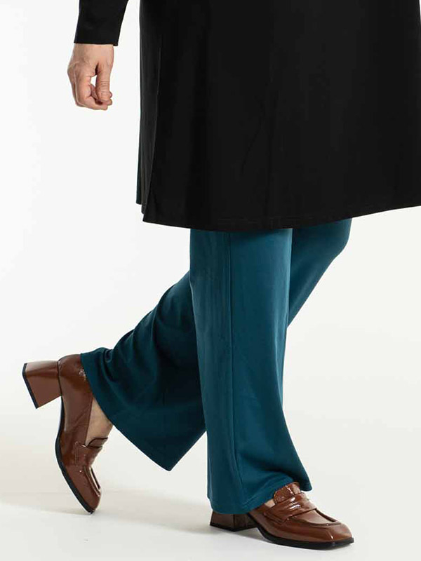 BASMA  - Plus Size Byxor fra Gozzip