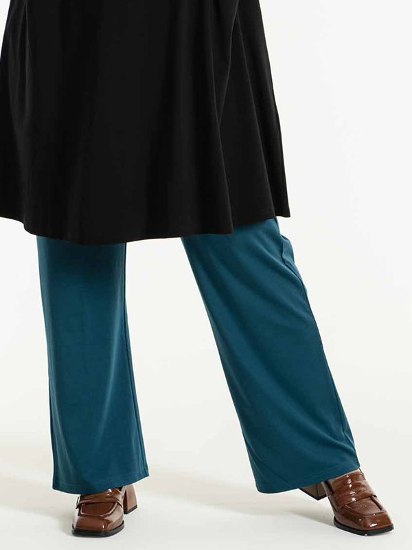 BASMA  - Plus Size Byxor fra Gozzip