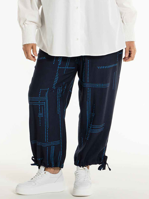 AUGUSTA - Plus Size Byxor fra Gozzip