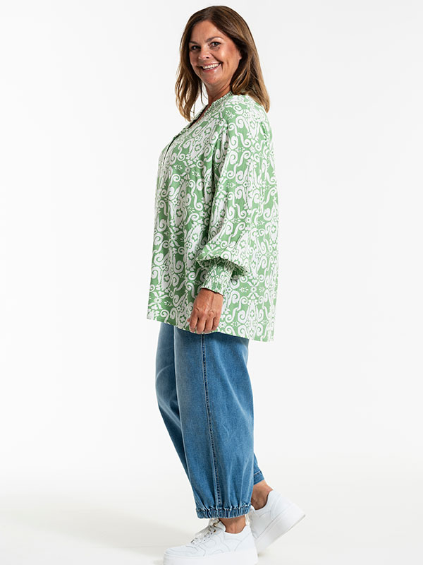GRISA - Plus Size Skjorta fra Gozzip