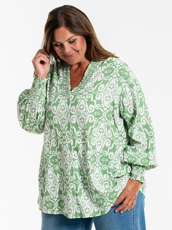 GRISA - Plus Size Skjorta fra Gozzip