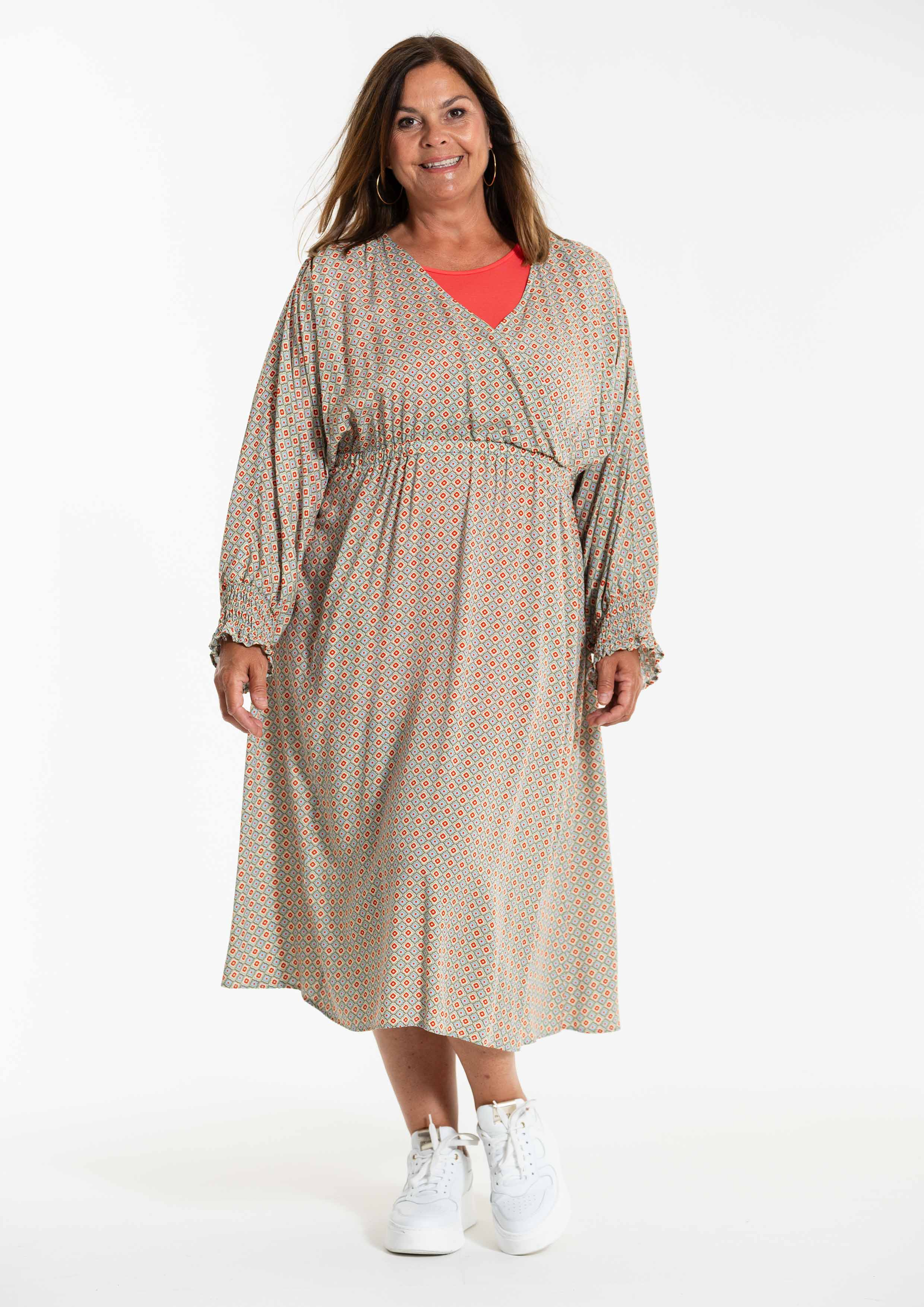BRIGITT - Plus Size Klänning fra Gozzip