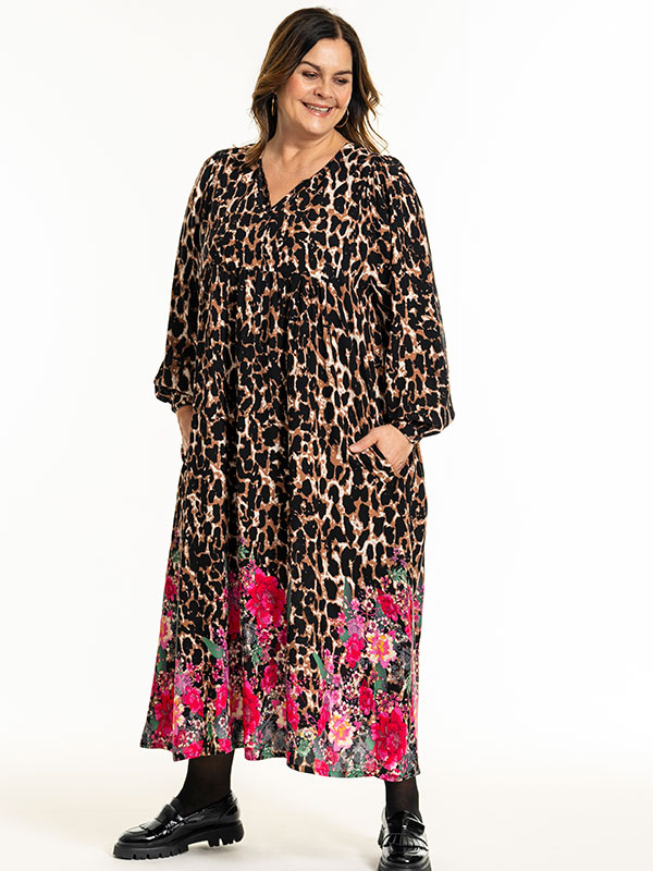 BETINE - Plus Size Klänning fra Gozzip