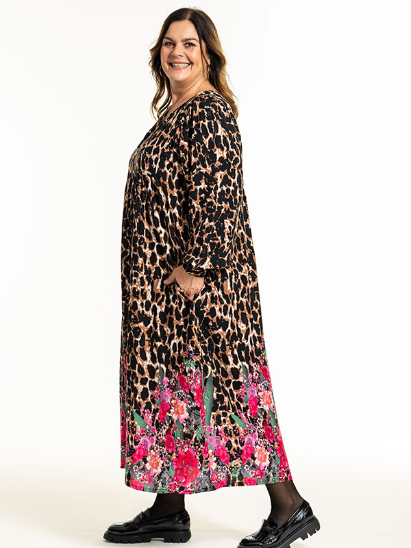 BETINE - Plus Size Klänning fra Gozzip