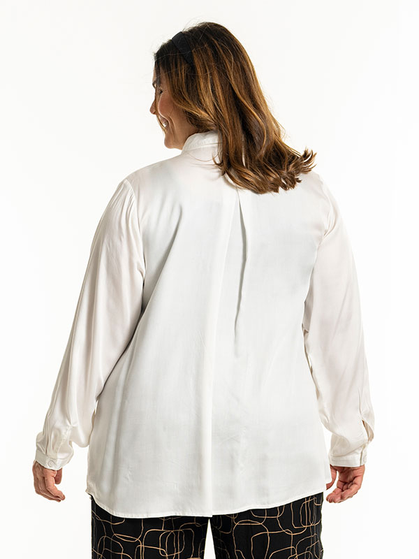 KARINA - Plus Size Skjorta fra Gozzip