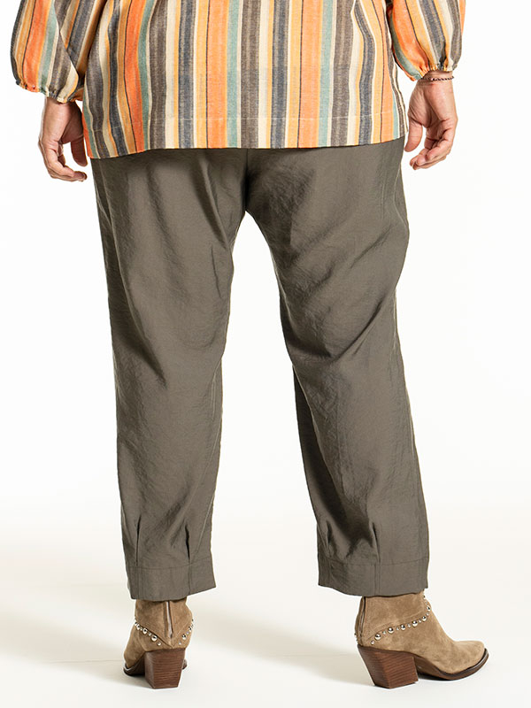 JOA - Plus Size Byxor fra Gozzip